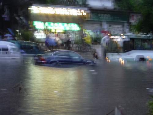 广州大雨最新图片